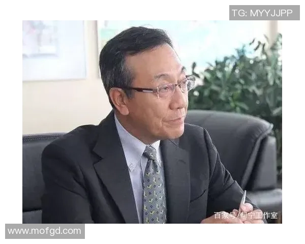 足球明星独家访谈揭秘他们的职业生涯与个人生活的真实故事